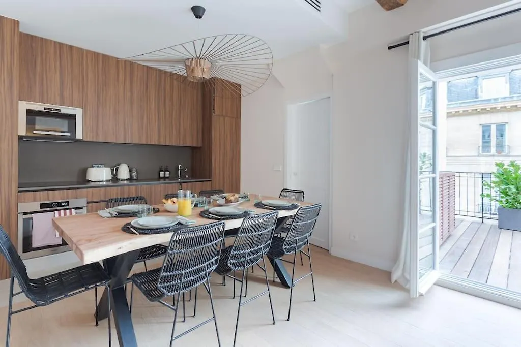 Grande Terrasse, Climatisation, 3 Chambres, Marais Paris Apartment