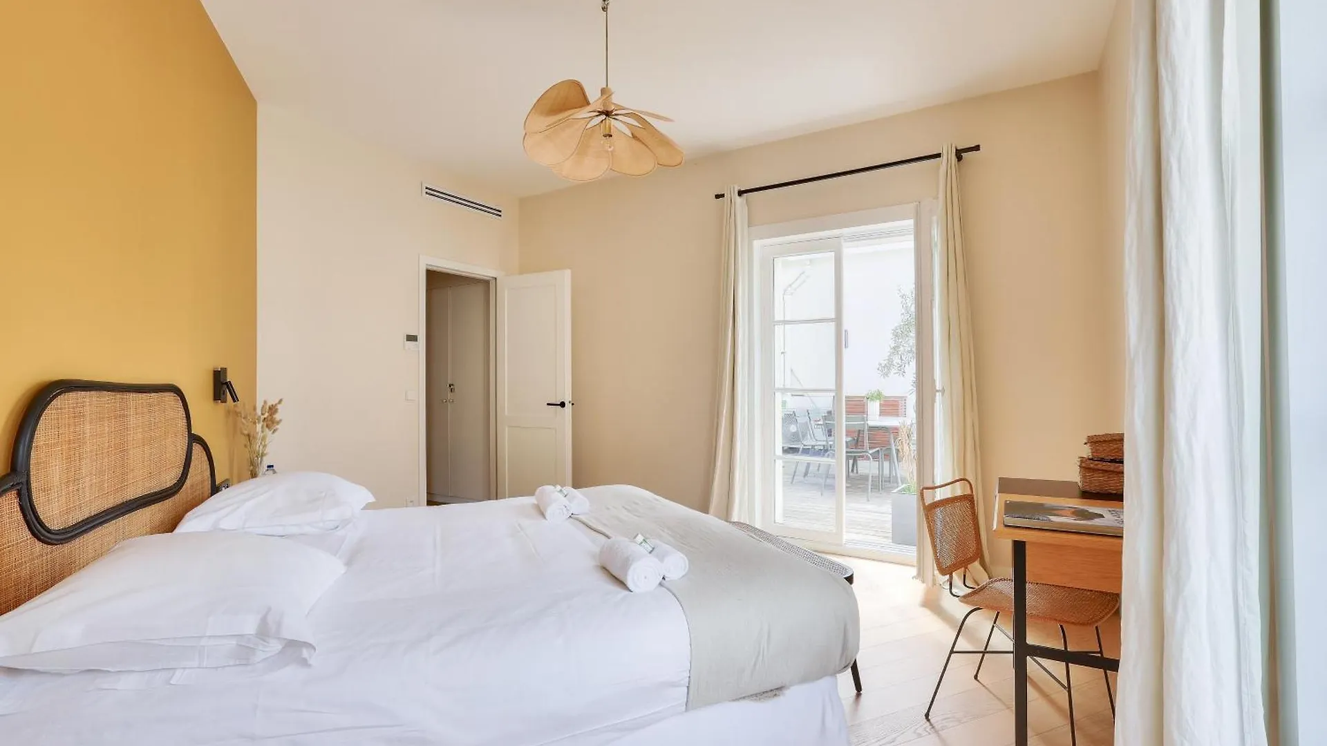 Grande Terrasse, Climatisation, 3 Chambres, Marais Paris France