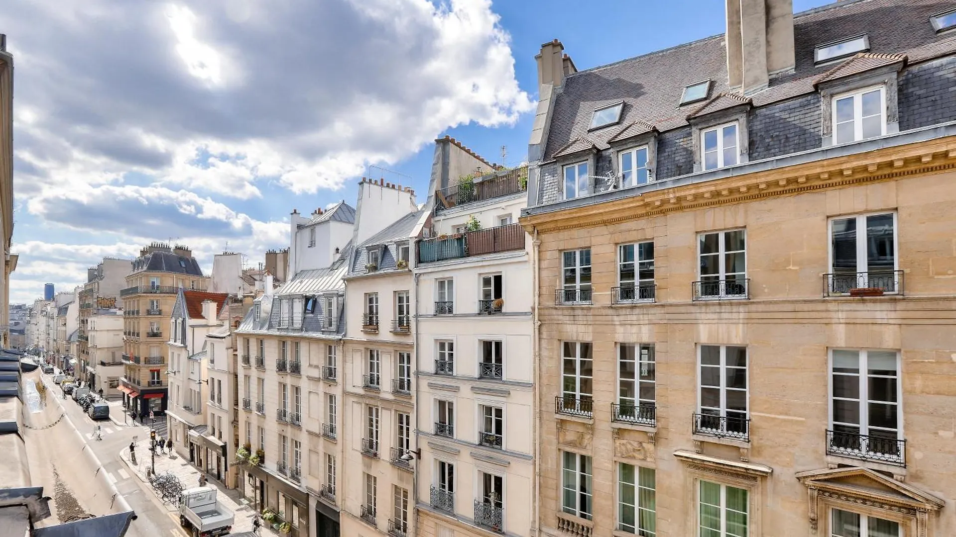 Grande Terrasse, Climatisation, 3 Chambres, Marais Paris Apartment